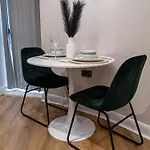 Cosy Near First Direct Arena