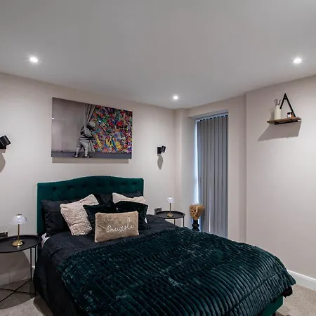 1bed Modern By Victoria Quarter