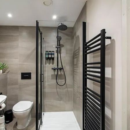 1bed Modern By Victoria Quarter