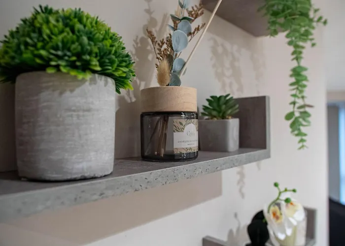 1bed Near First Direct Arena *